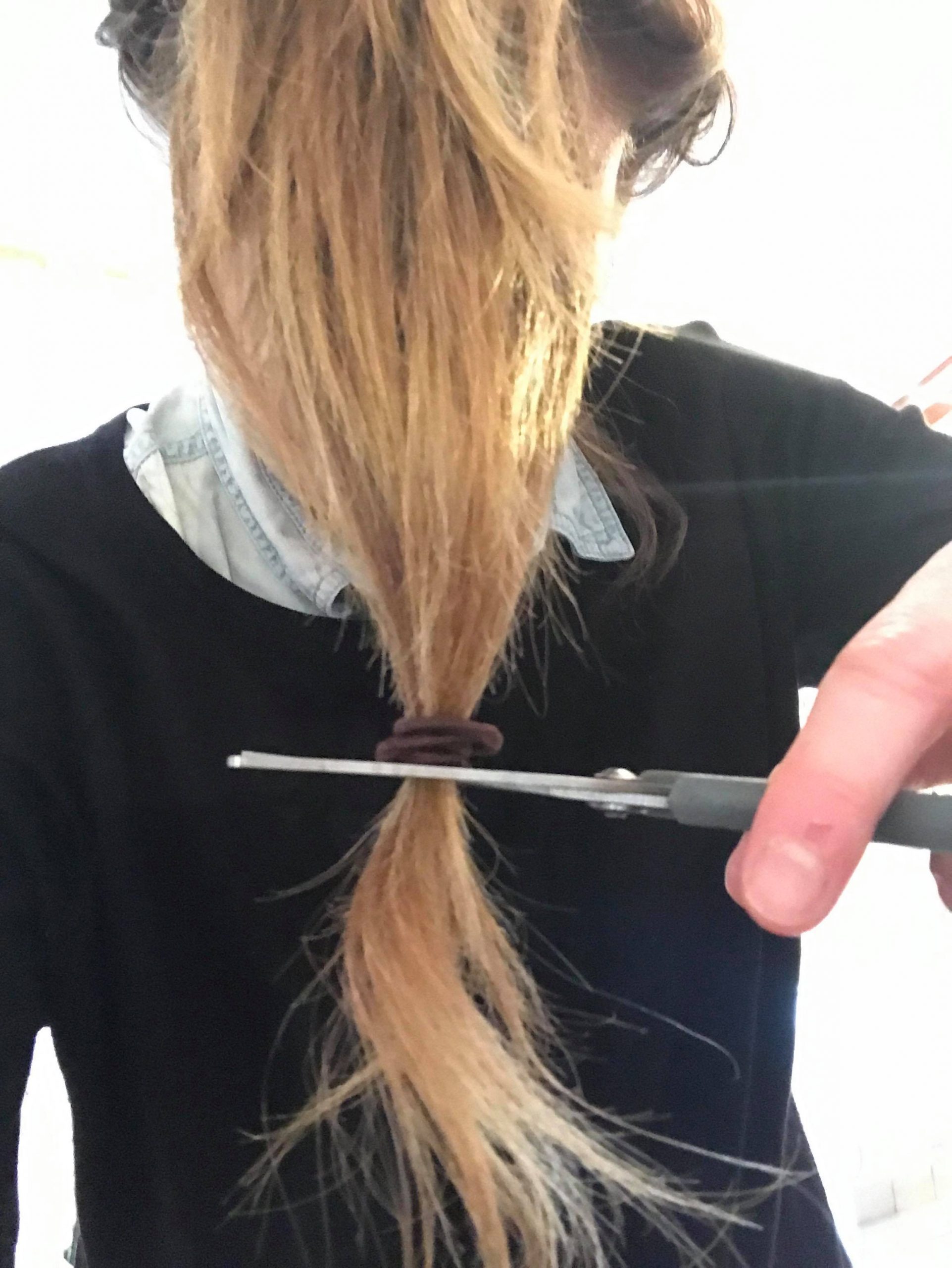 Comment Se Couper Les Cheveux Seule Au Carré Se couper les cheveux tout seul : les conseils de l'Appartement 16