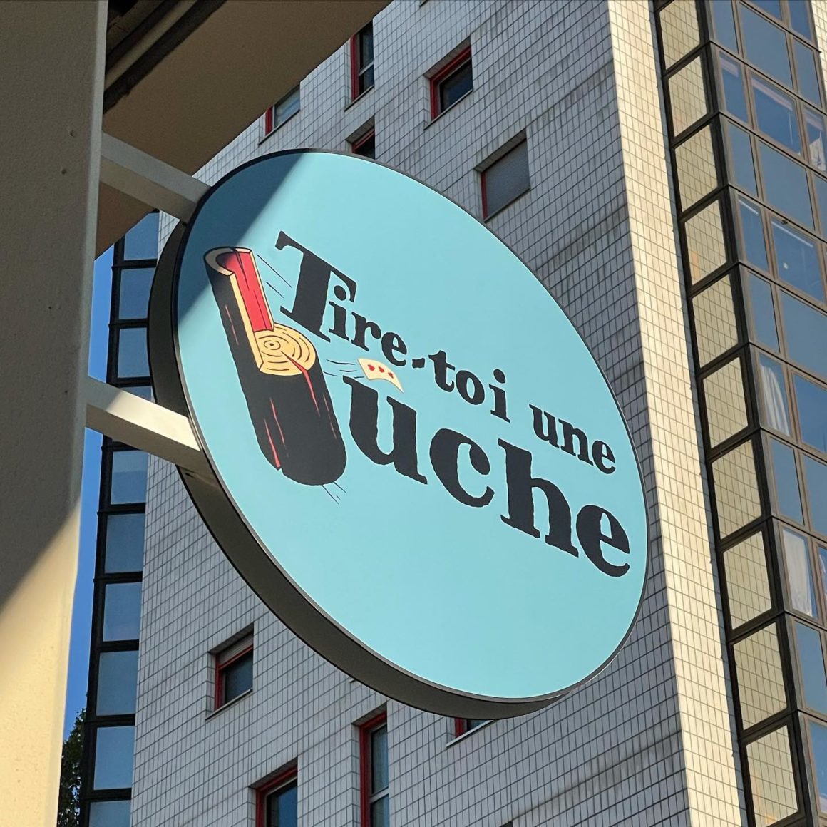 Tire-toi Une Bûche - Cuisine Et Bar à Jeux