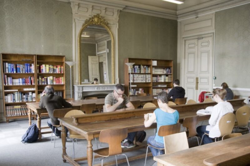 Salle d'étude de la Bibliothèque du Vieux Lyon lieux pour bosser à lyon