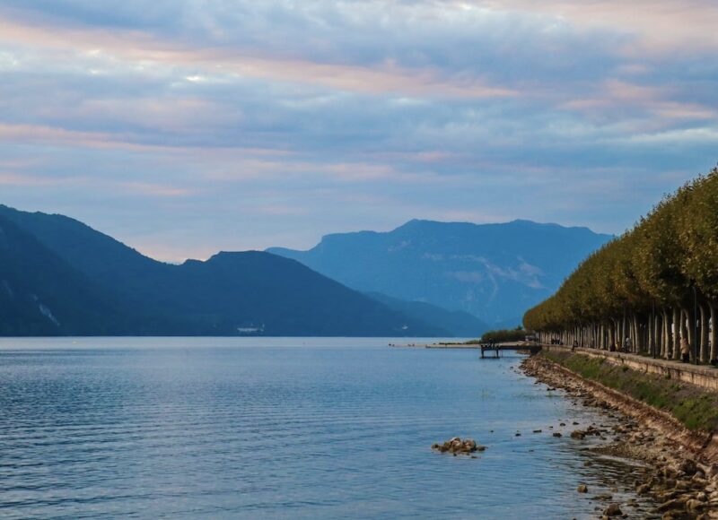 Le Lac du Bourget à Aix-les-Bains (Savoie)