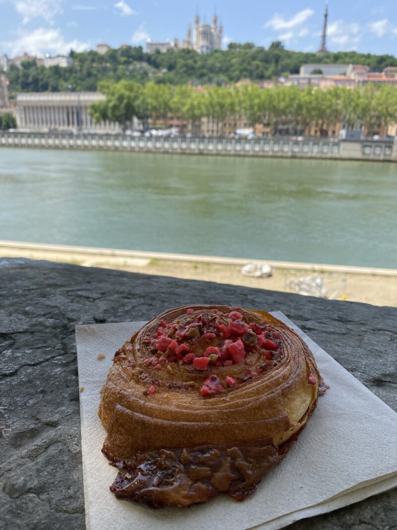 Roule a la praline Pralus