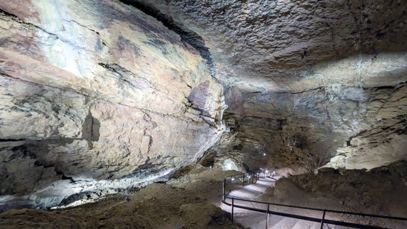 Les Grottes de Blanot (Saône-et-Loire)