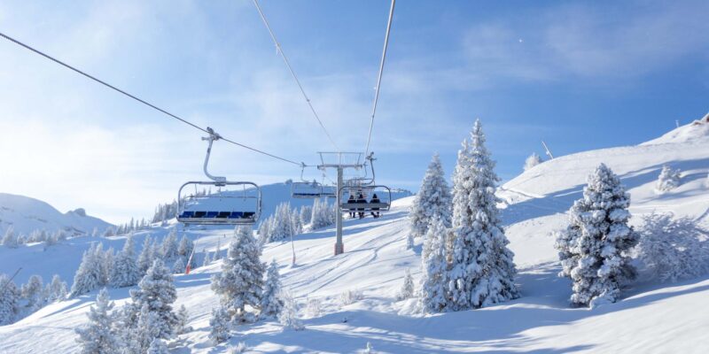 Où aller skier proche de Lyon : 10 stations à moins de 2h de Lyon pour éviter les embouteillages Où aller skier proche de Lyon : 10 stations à moins de 2h de Lyon pour éviter les embouteillages