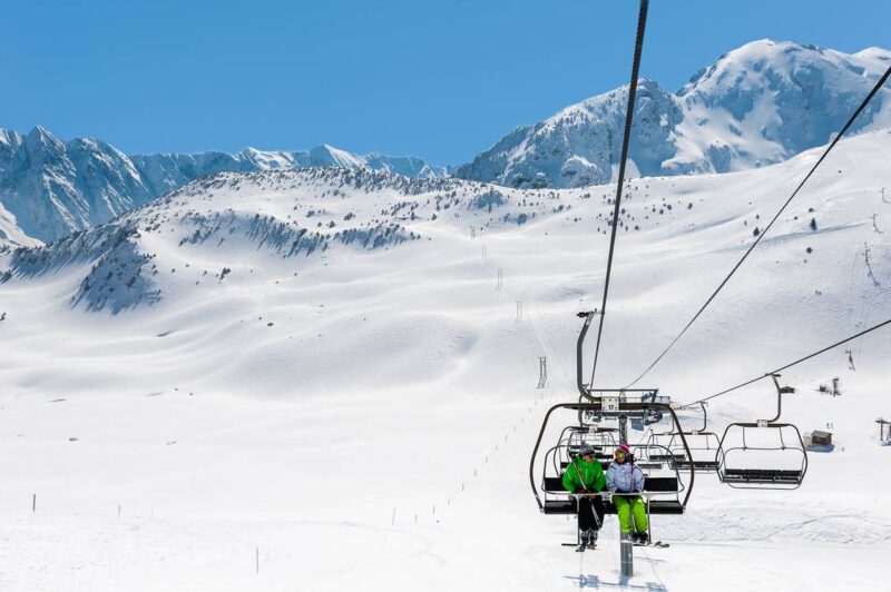 Où aller skier proche de Lyon : 10 stations à moins de 2h de Lyon pour éviter les embouteillages Où aller skier proche de Lyon : 10 stations à moins de 2h de Lyon pour éviter les embouteillages