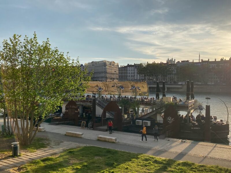 apéro péniche berges quai péniche rhone barge apéro