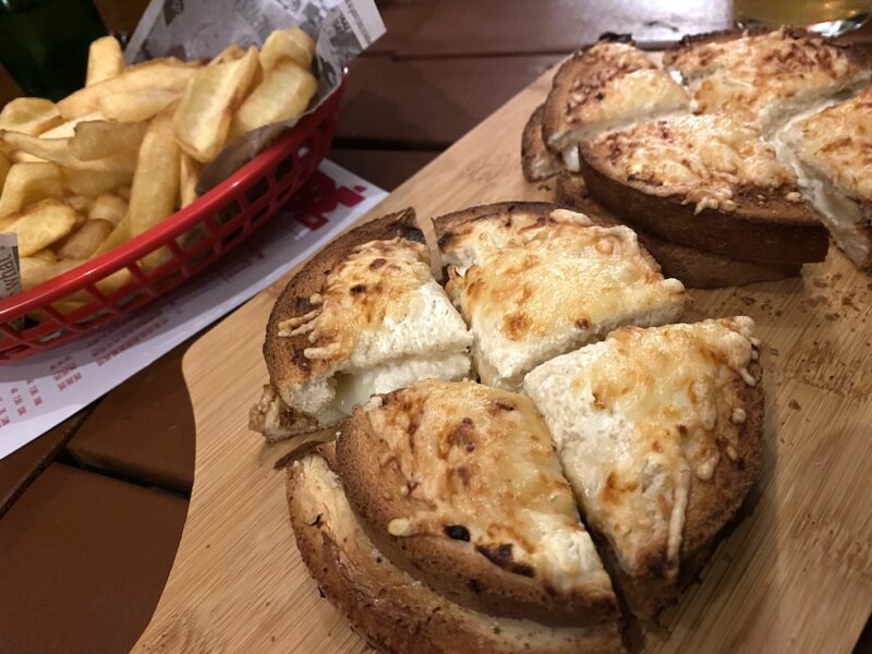 Croque-monsieur et frites Croque-monsieur et frites