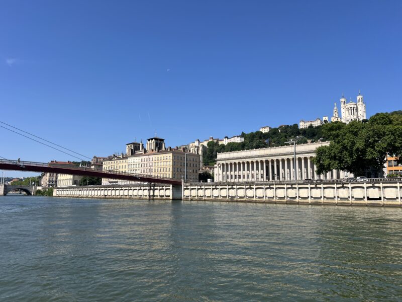 navette fluviale navette bateau soane deplacer a lyon