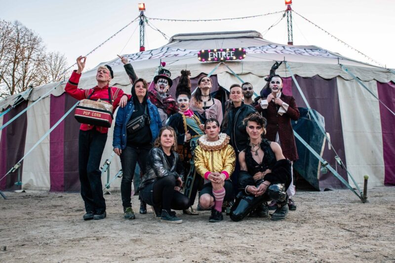 Le Cirque Queer installe son chapiteau sur la place de la Croix-Rousse du 12 au 20 juin 2025. 