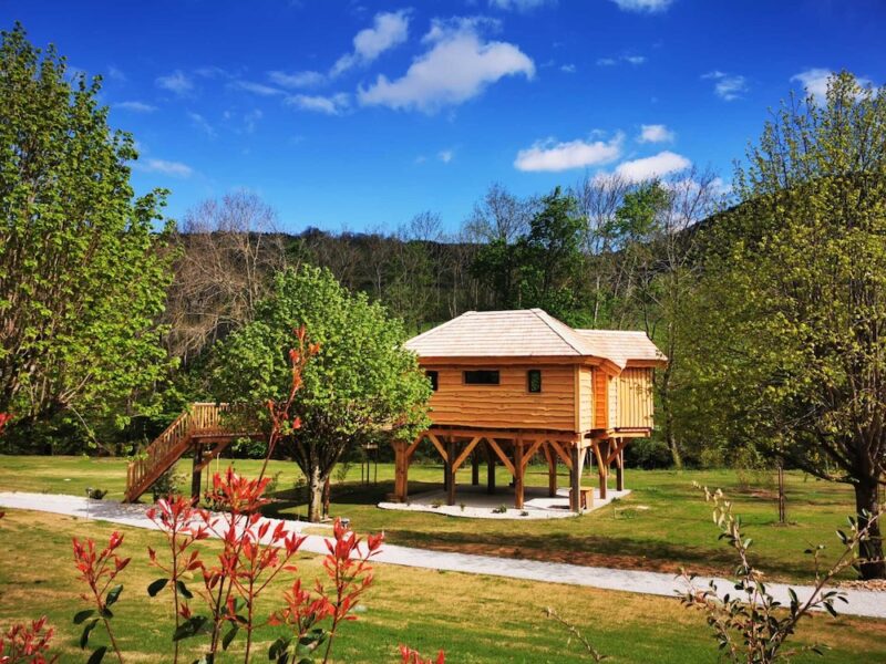 cabane avec jacuzzi