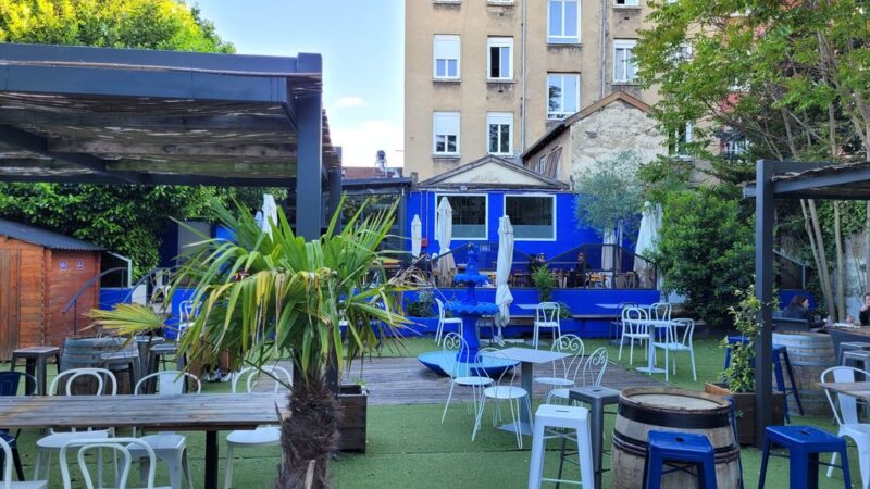 CityCrush - Où emmener son date à Lyon : 10 terrasses cachées pour un premier rendez-vous la pavane villeurbanne jardin terrasse 2