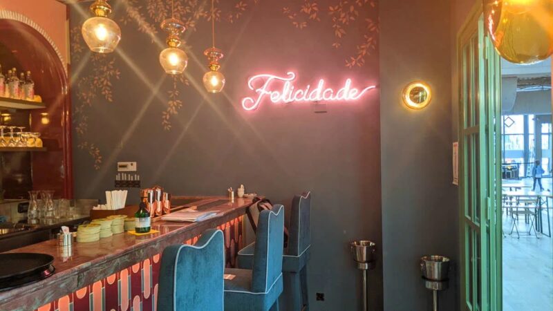 Découvrez la fusion surprenante de la cuisine japonaise et brésilienne avec Temakinho, basé au centre commercial de la Part-Dieu dans le 3e arrondissement. 