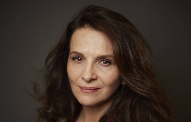 Top 10 des stars à essayer de croiser à Lyon pendant le Festival Lumière 1444x920 juliette binoche poses for a portrait to promote the film the