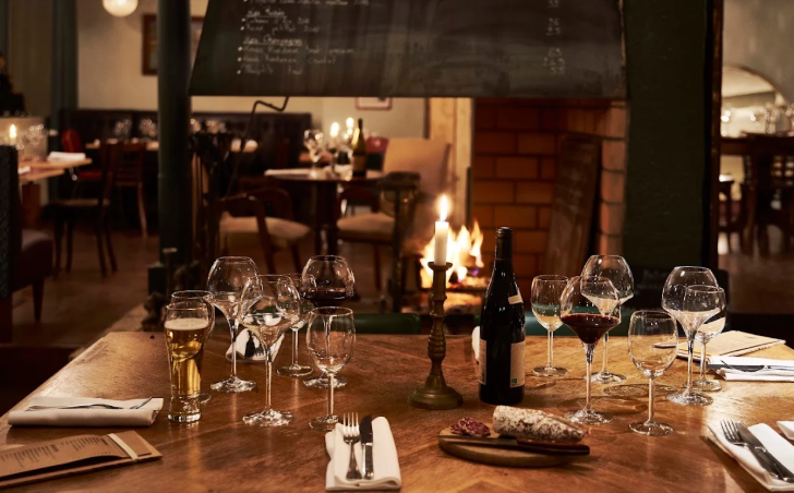 5 adresses avec une cheminée à Lyon, pour un automne 100% cocooning Screenshot 2025 10 28 17.43.49