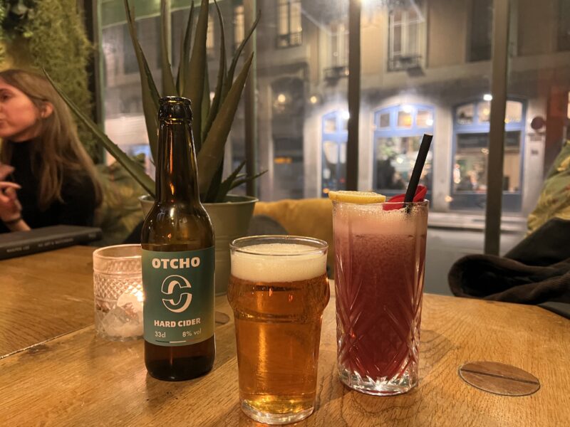 On a testé La Serre, le bar à cocktails végétal planqué dans les Pentes (Lyon 1) Capture decran 2026 01 12 a 16.06.19