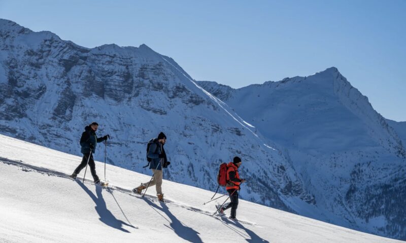 Raquettes a la montagne Gilles Baron