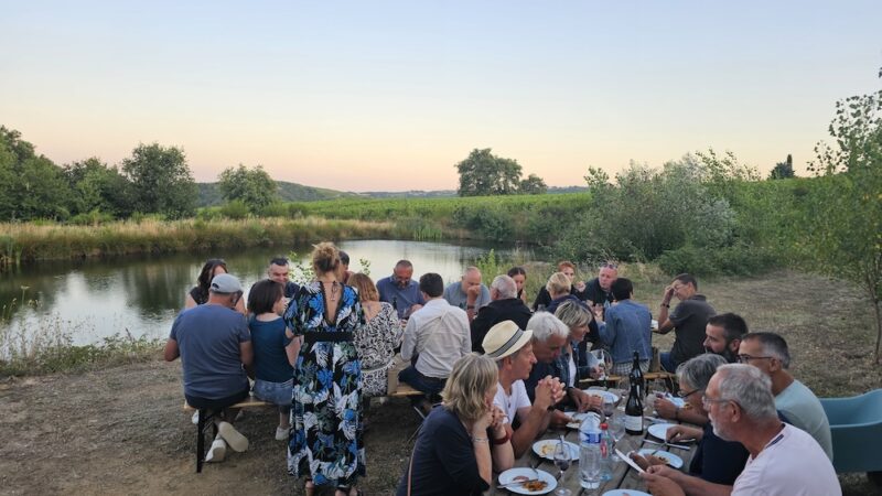 5 bonnes raisons de filer en Ardèche Verte ce week-end (et oublier Lyon pendant 48h) Apero sunset chez Grenier ©OT Ardeche Grand Air 188