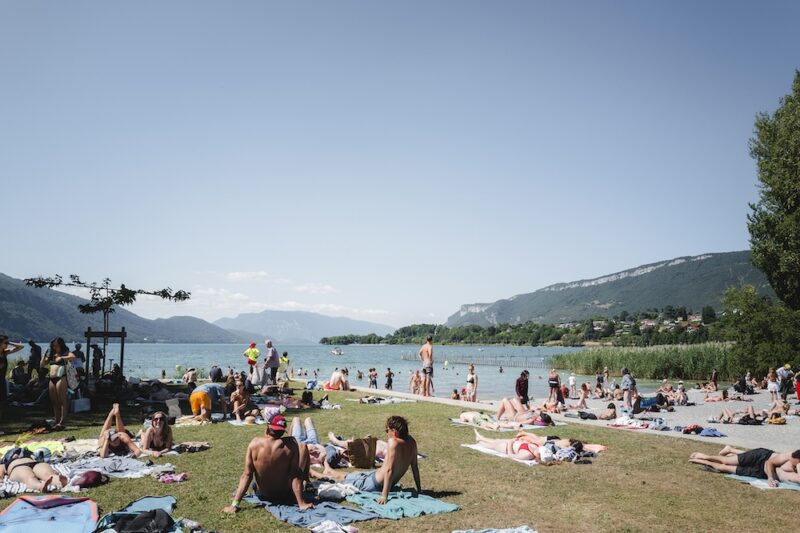 4 bonnes raisons de filer à Musilac cet été (et de poser son cerveau au bord du lac) Camping ©BazilHamard Musilac2025 11