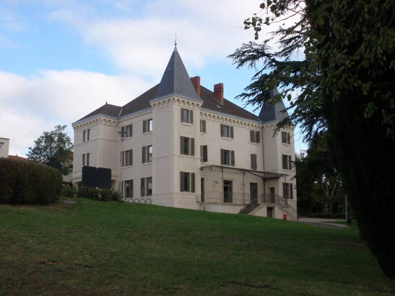 Fleurieu sur larbresle chateau chene©Gerard MULLER