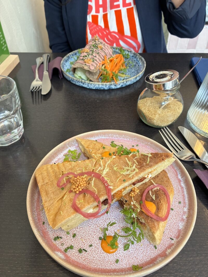 On a testé L’Açairie : la nouvelle cantine açaï de Lyon 7 Sandwich Pull Pork Acai
