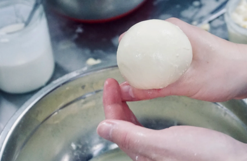 Fête des mères : atelier fabrication de mozarella