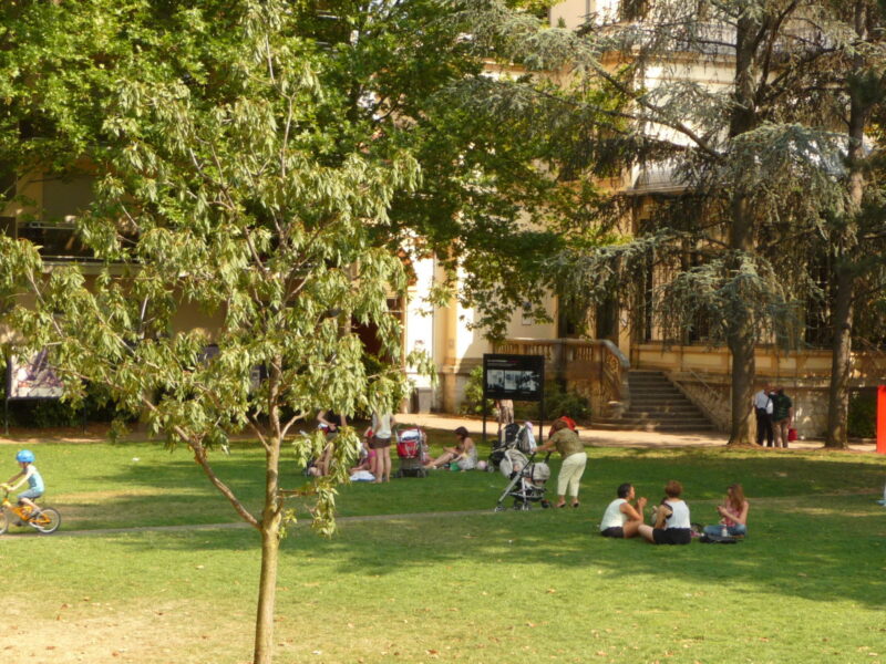 Où pique-niquer à Lyon : nos spots préférés par arrondissement jardin de lInstitut Lumiere
