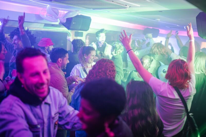 Summer Love Boat : le bateau le plus cool de la ville revient le 18 juillet Loveboat2 57