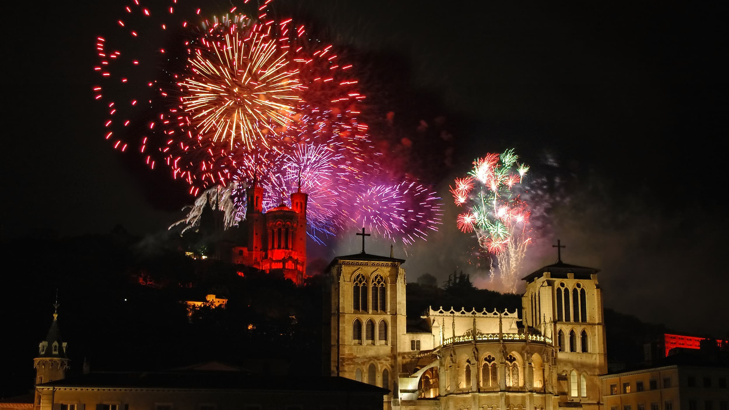 restaurants feu d'artifice lyon