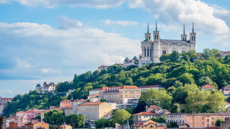 adobestock lyon zigzag 2