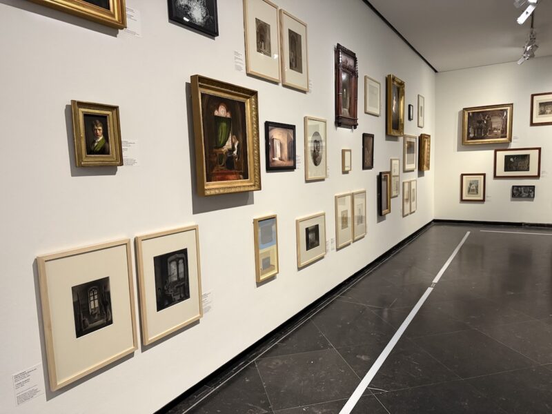 Vue de la première salle de l’exposition Musée Sentimental au Musée des Beaux-Arts de Lyon