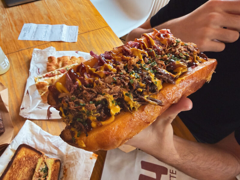 Hot Dog au boeuf effiloché