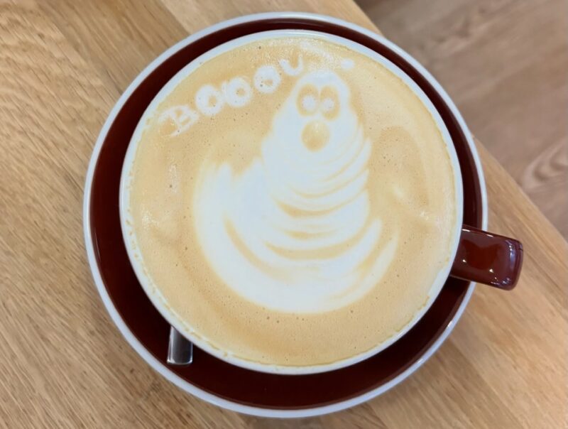 Où boire un Pumpkin Spice Latte à Lyon ? Nos 10 adresses incontournables SaveClip.App 573689644 18406325152137480 6874423242816131849 n e1791984569288
