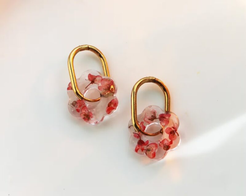 bijoux en fleur séchées et résine fait main